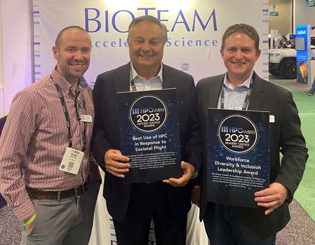 Shane Corder, Senior Scientific Consultant at BioTeam, Tom Tabor, CEO of Tabor Communications, and Ari Berman, CEO at BioTeam accept the Editor's Choice award at the BioTeam booth at SC23